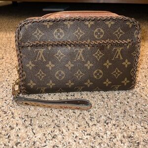 **Authentic** Louis Vuitton Monogram Orsay Clutch